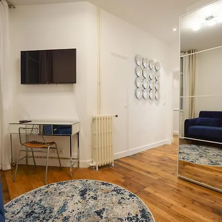 Appartamento Large Flat At 2 Steps From The Eiffel Tower Parigi Esterno foto